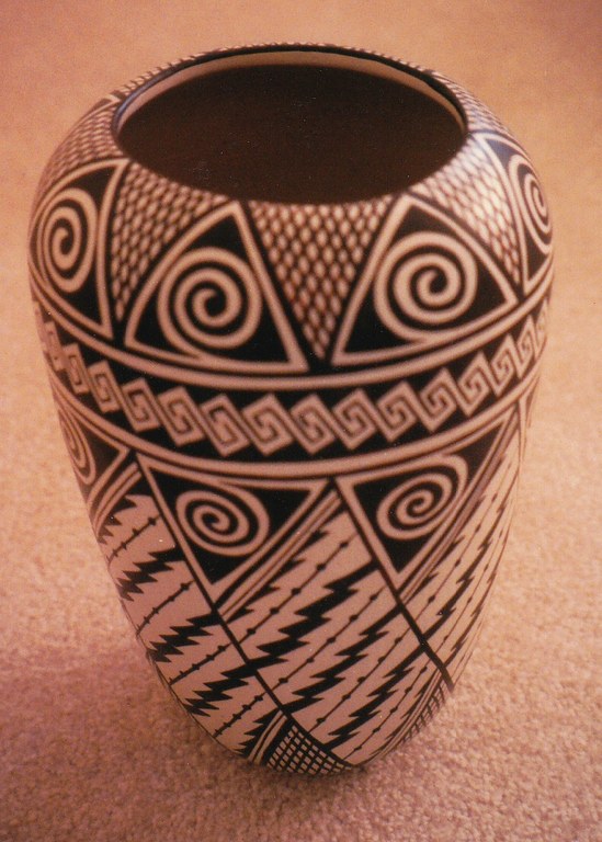 Ceramic pot by Helen Naha (Feather Woman) image