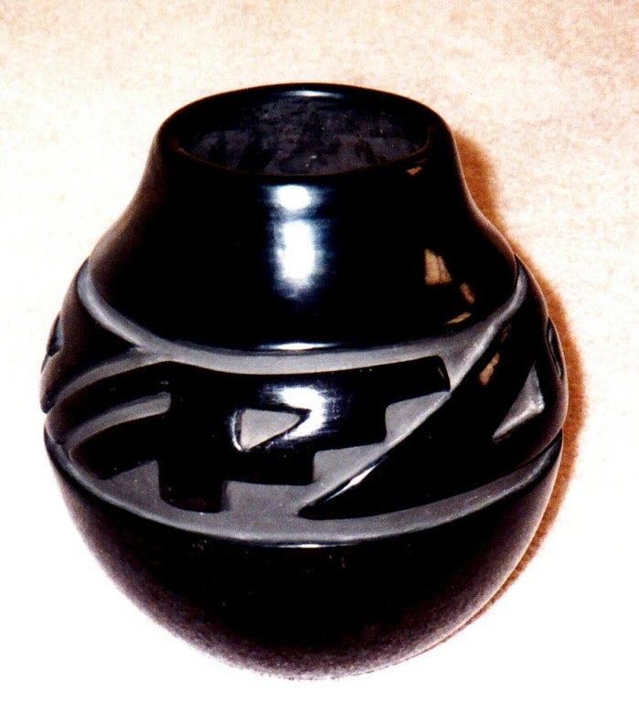 Ceramic pot by Margaret Tafoya (2) image