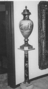 French Urns image